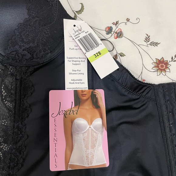 Jezebel Caress Too Bustier/Corset & Garter Belt Set - Picture 9 of 14